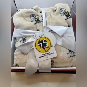 Peanuts 75th Anniversary Robe Gift Box set Cream background with cartoon images